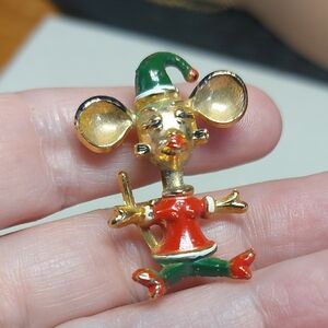 Vintage Christmas Mouse Enamel Pin | 1980s Holiday Brooch